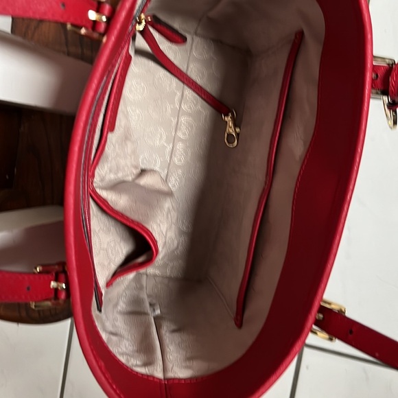 Michael Kors shoulder Bag Red Saffiano leather/ gold tone hardware & Trim NWOT - Picture 15 of 16